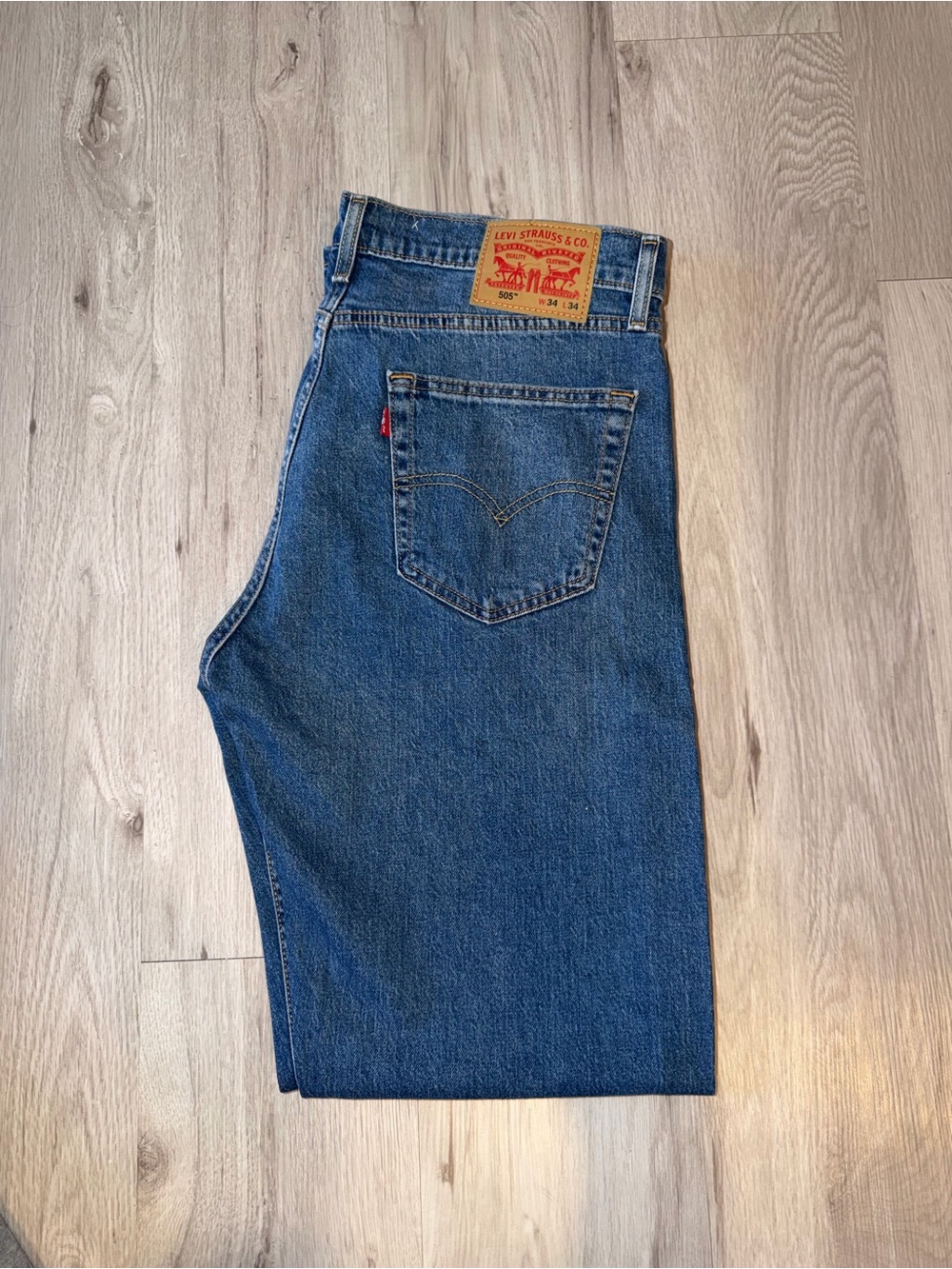 Levi's Men's Dark Blue Relaxed Fit Jeans